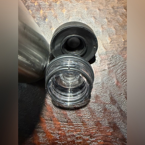 YETI RAMBLER® 36 OZ WATER BOTTLE WITH CHUG CAP - Picture 6 of 8